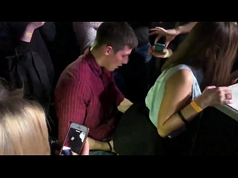 ❤️ Pravi seks v ruskem nočnem klubu. 18-letno rusko dekle v anusu in vagini zajebano v nočnem klubu ️ Porno vk na porno sl.eviewporn.ru ❌❤